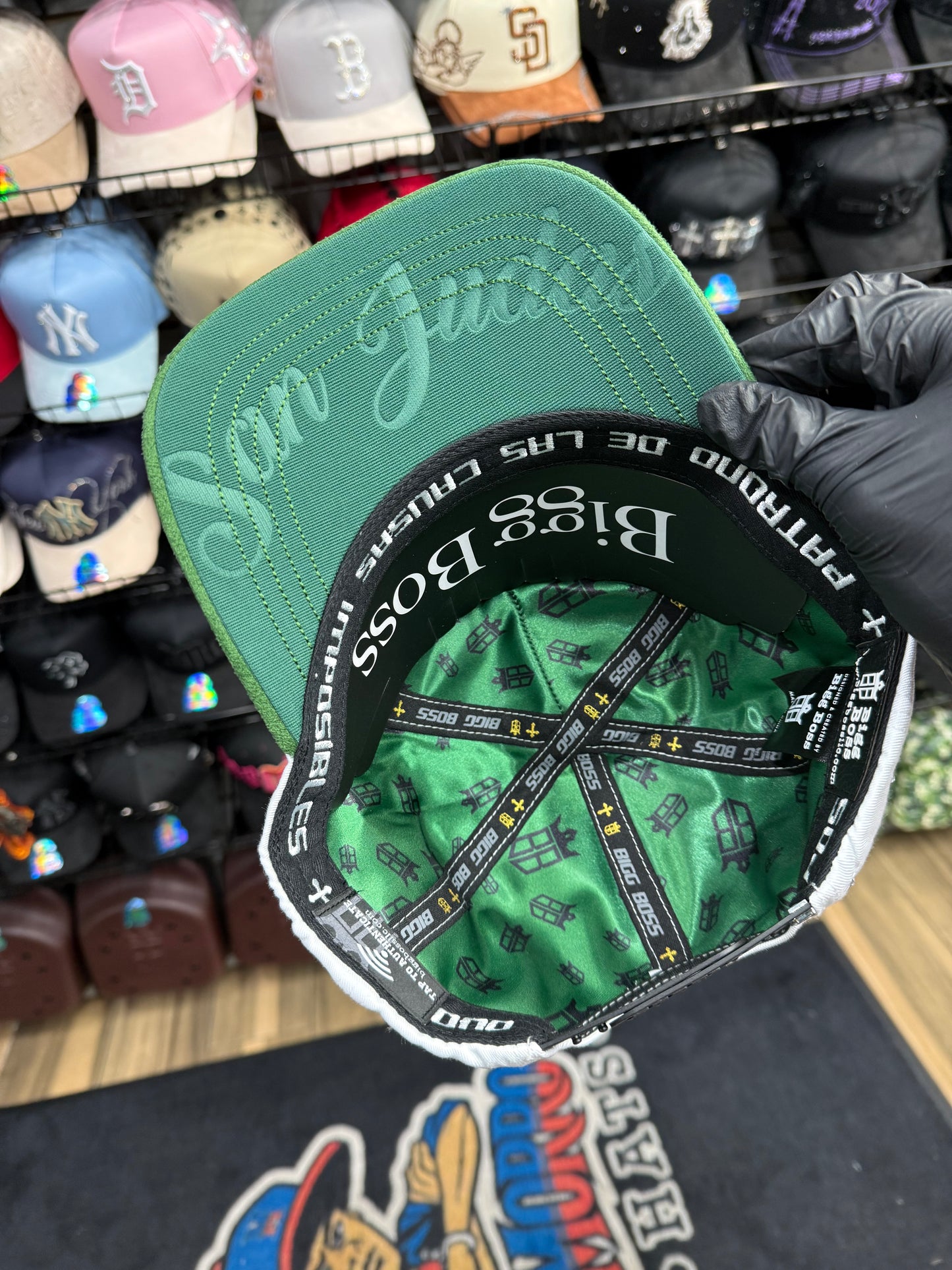San Judas Blanca-verde cap