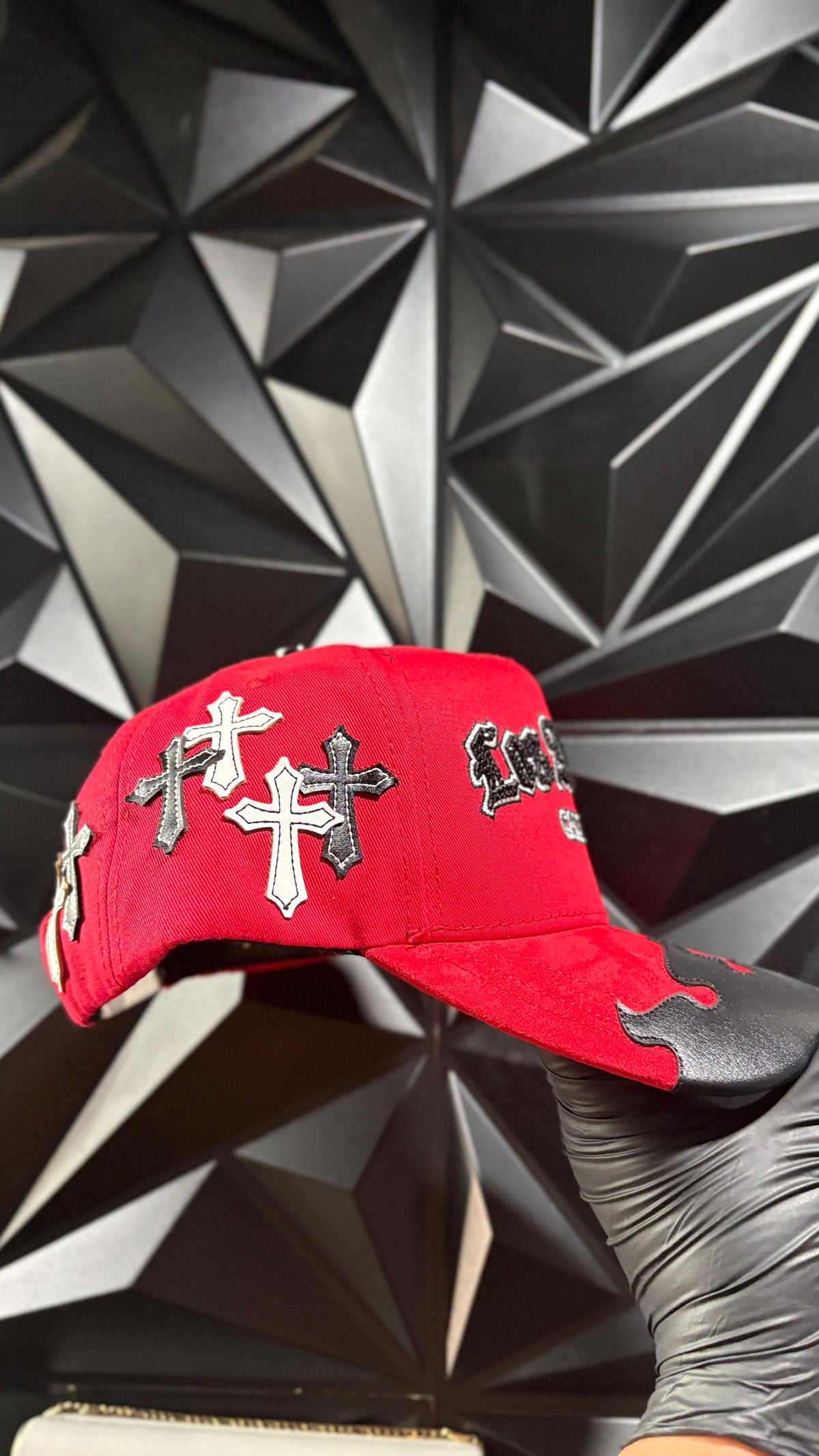 Los Angeles red black cap 🧢