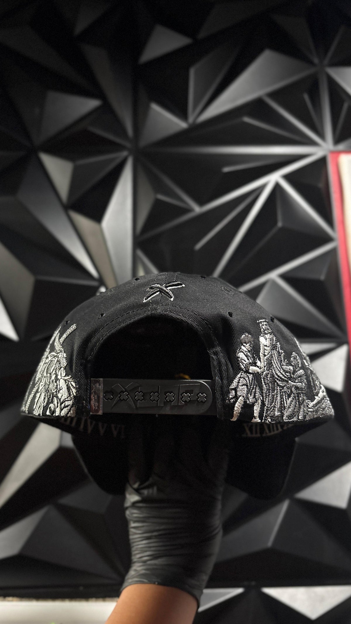 El viacrucis negro-Gris