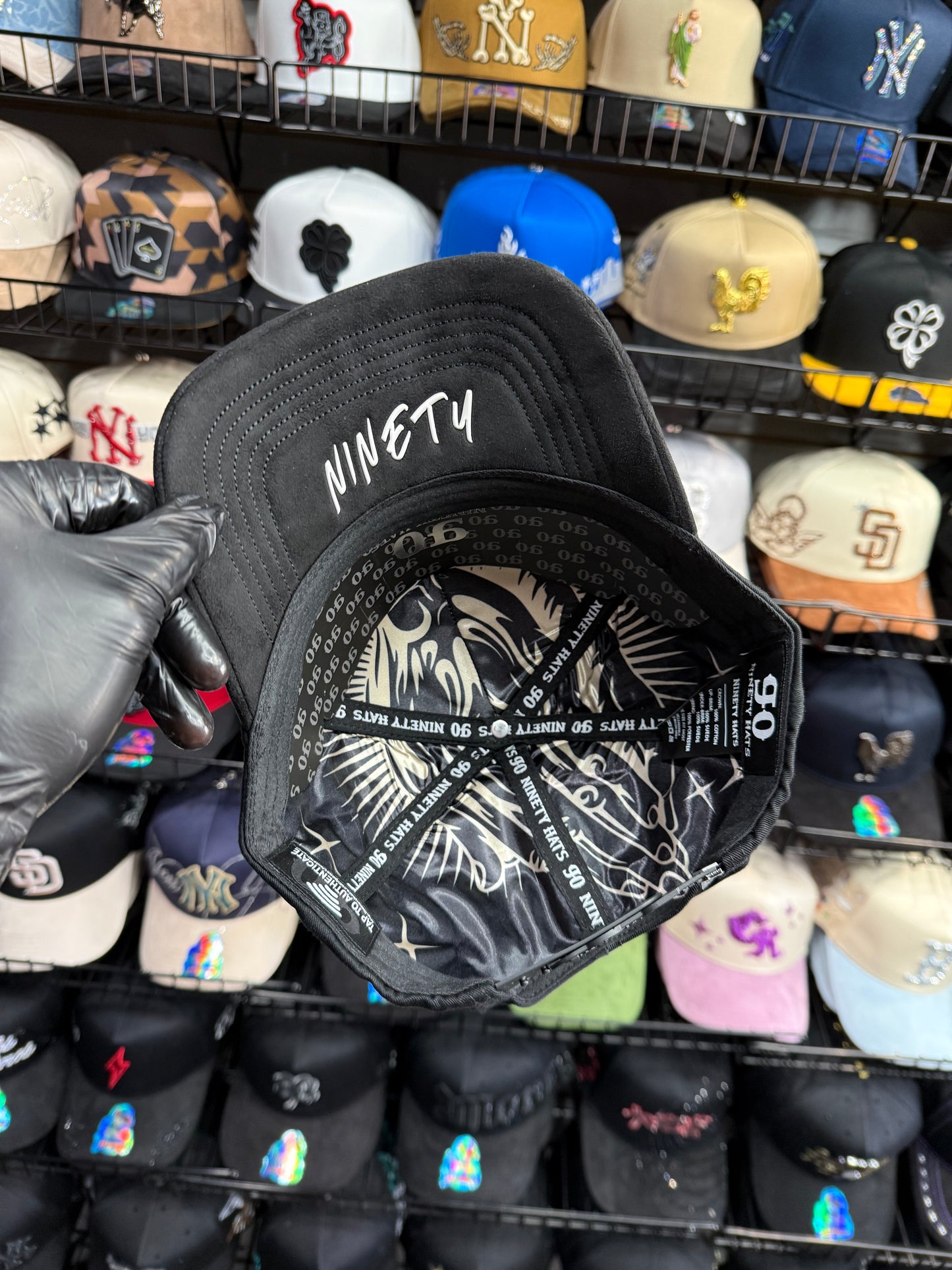 Virgencita black cap