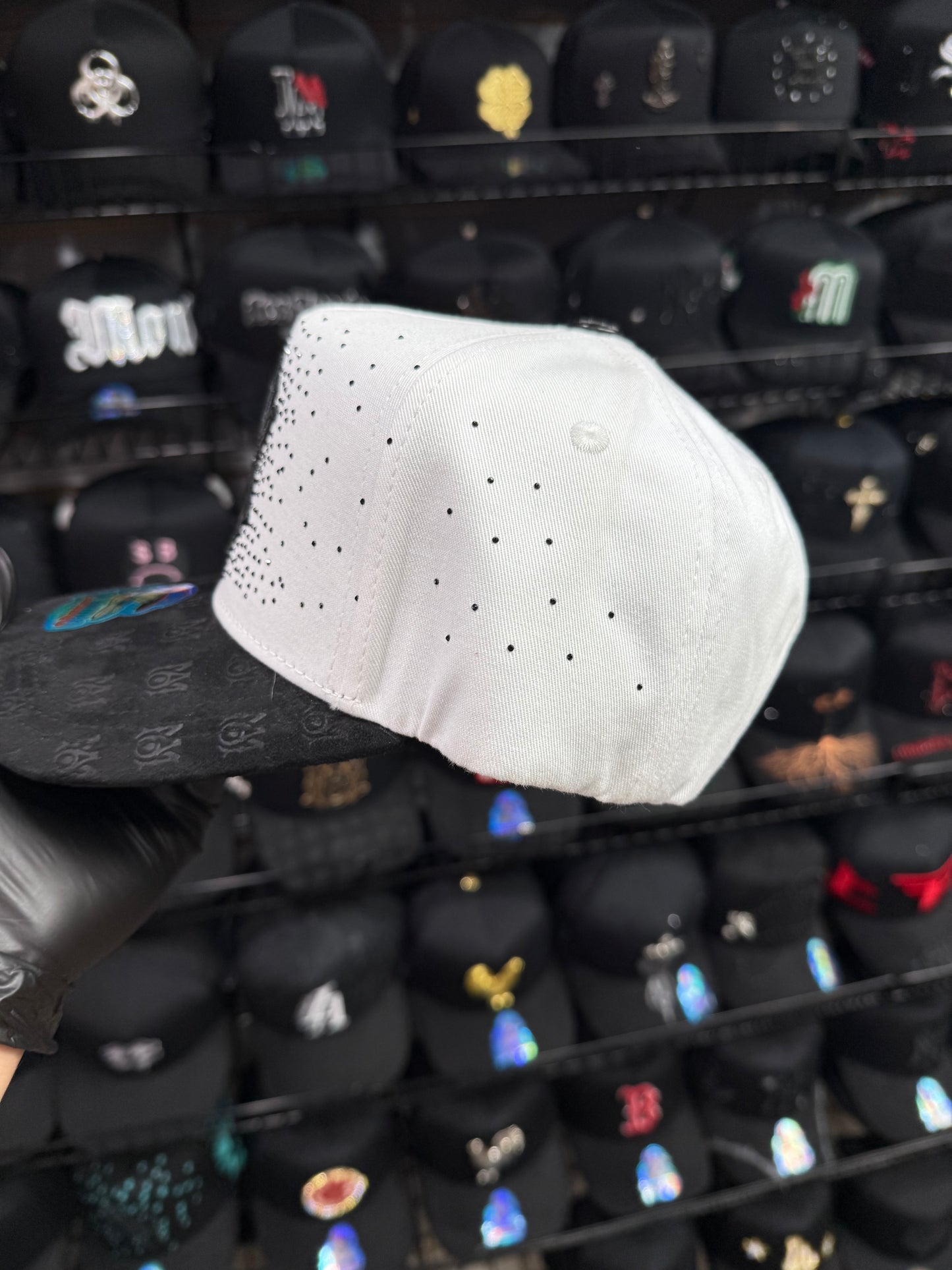 AMR White Cap