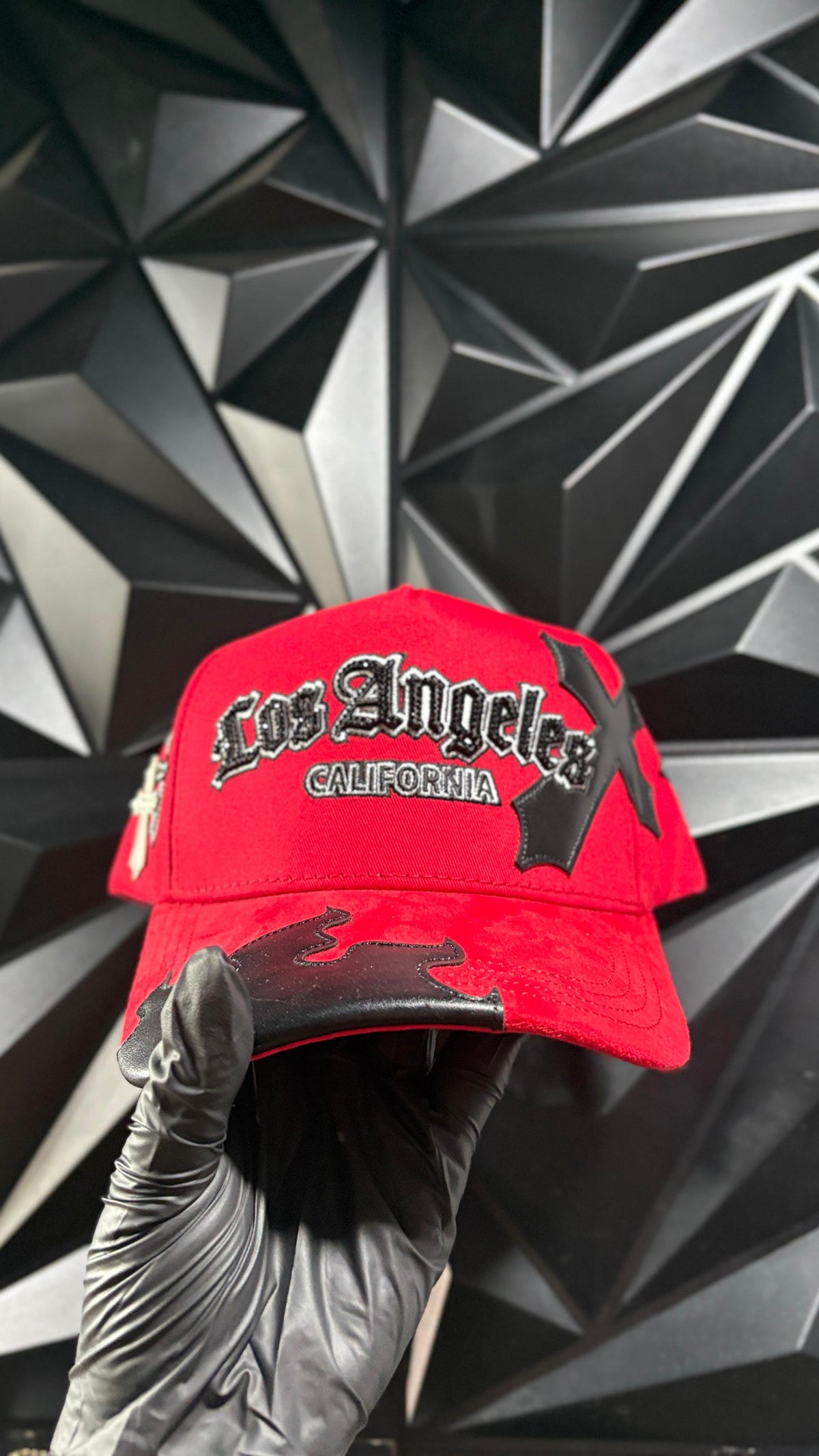Los Angeles red black cap 🧢