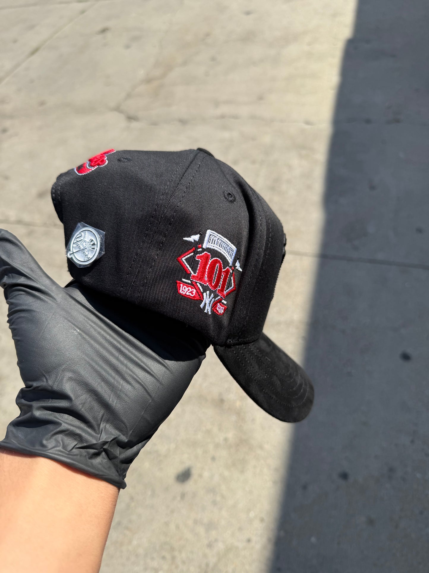 NY Black Red Cap