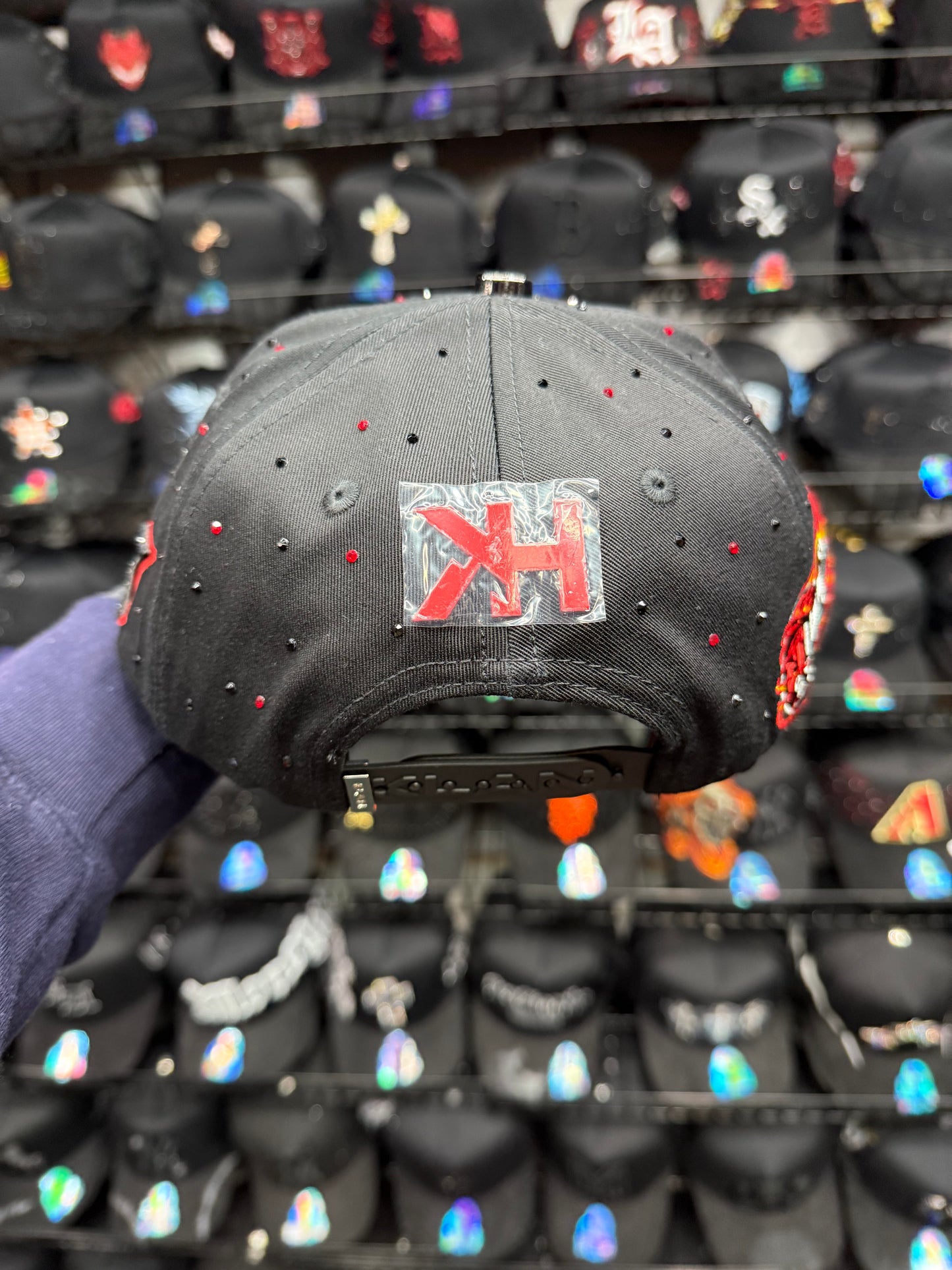 Ct Black-Red Cap