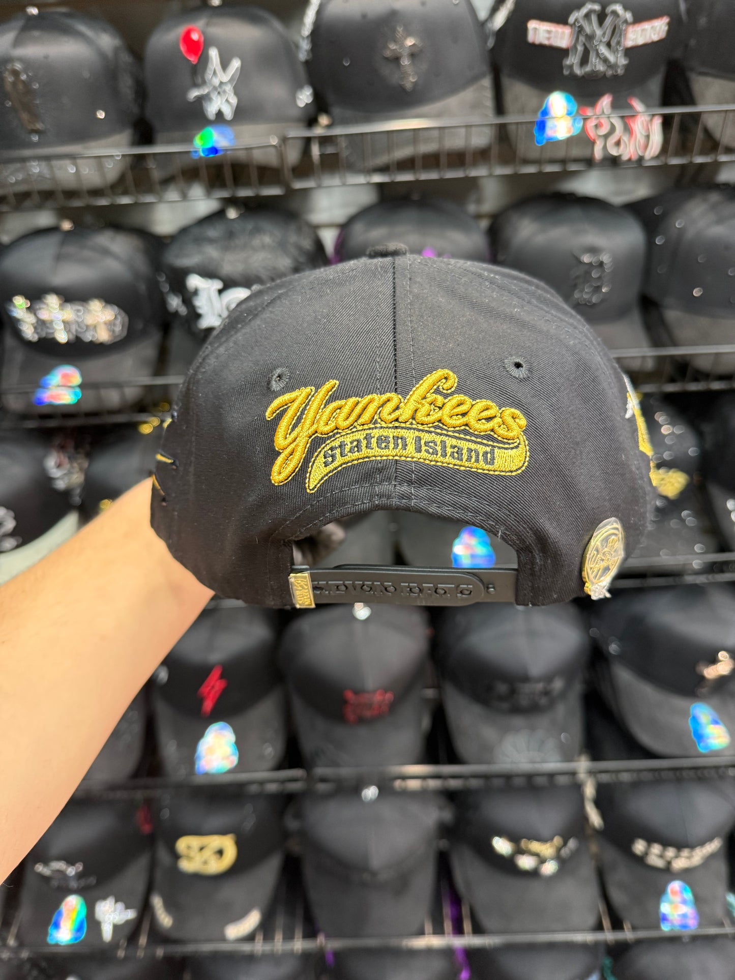 NY yellow Cap