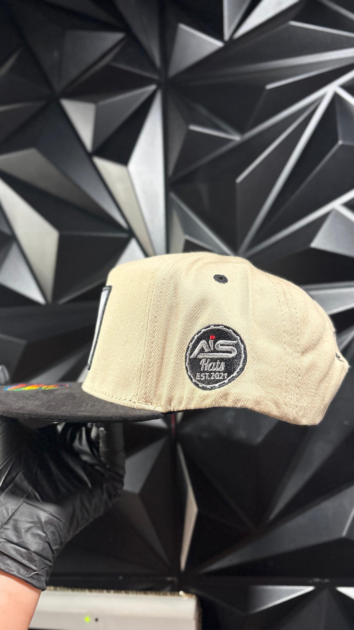 Chalino beige cap 🧢
