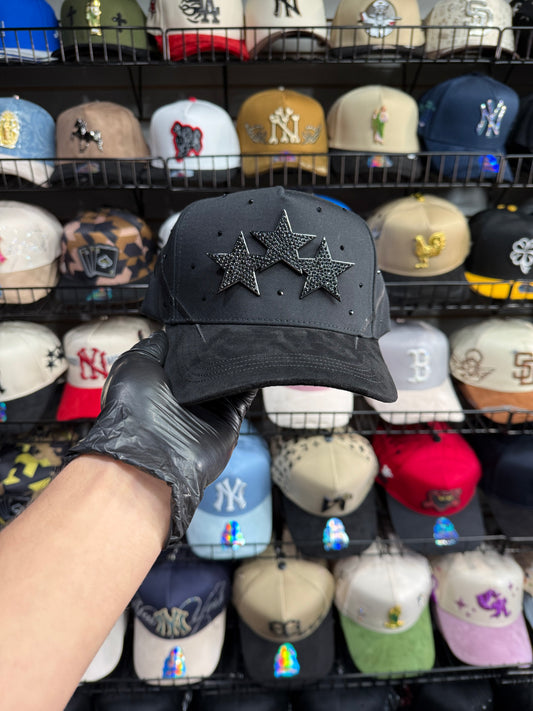 3 Estrellas total black cap