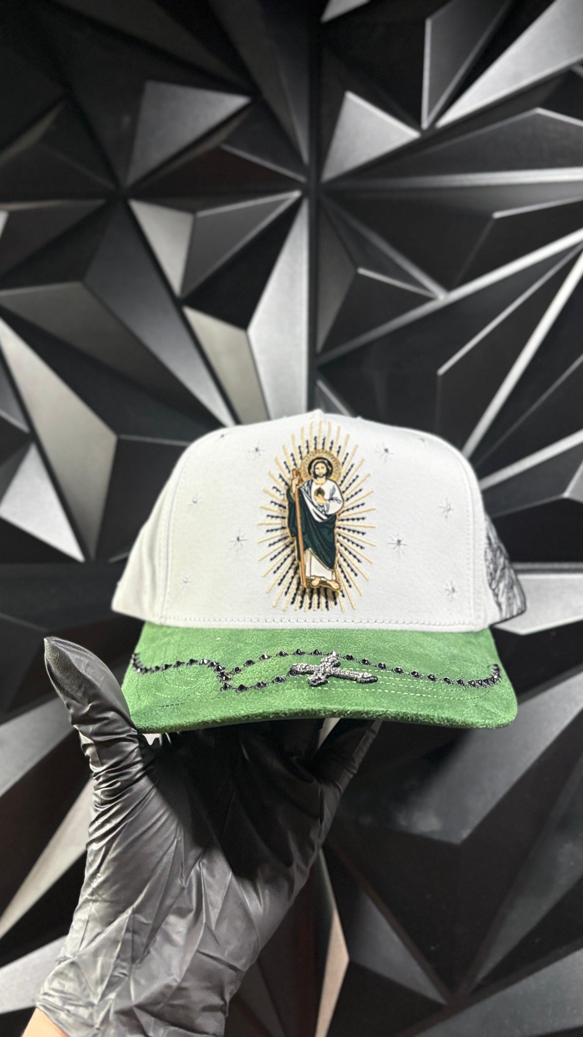 San Judas verde-blanco