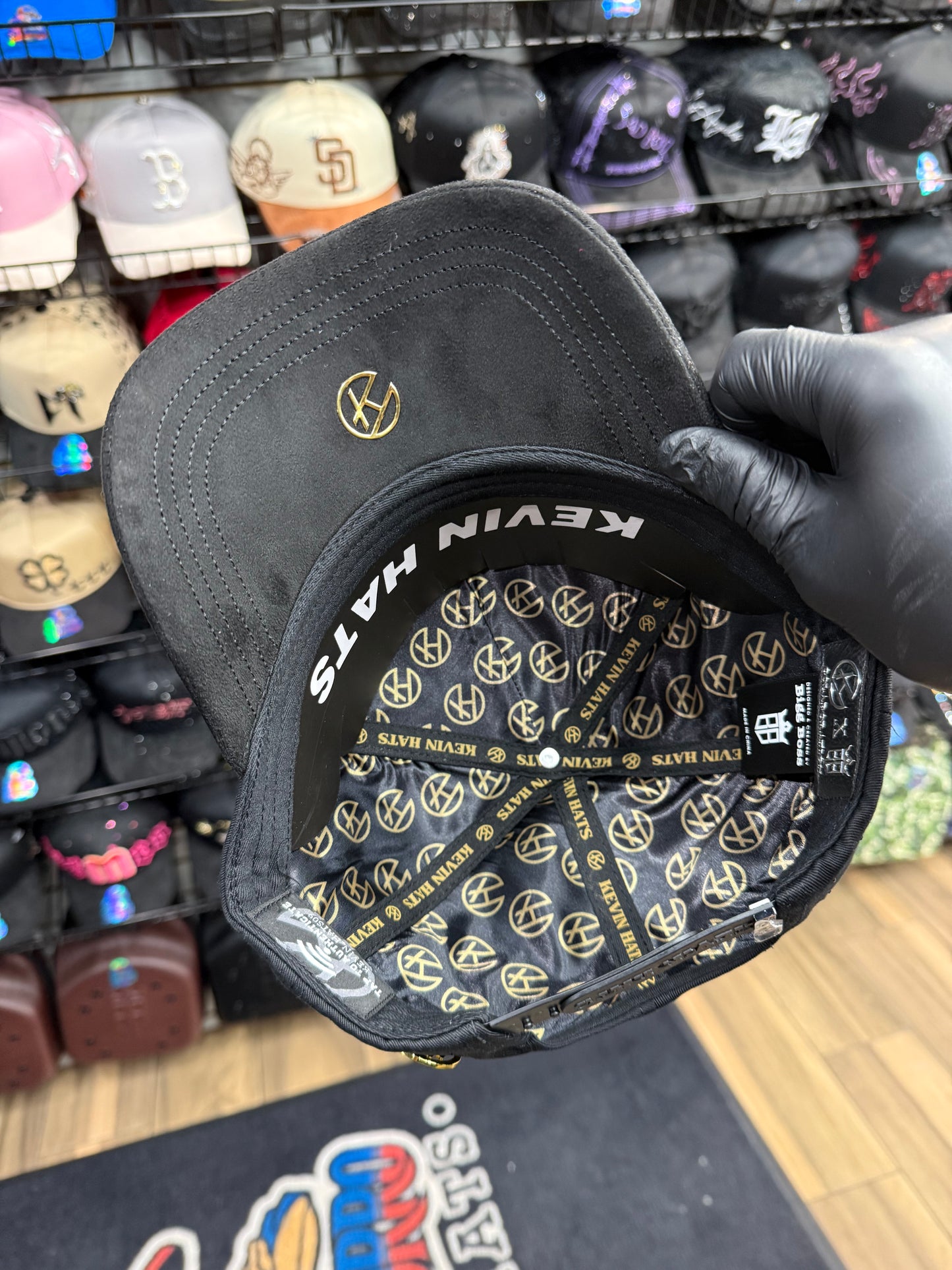LALALA Black-gold cap