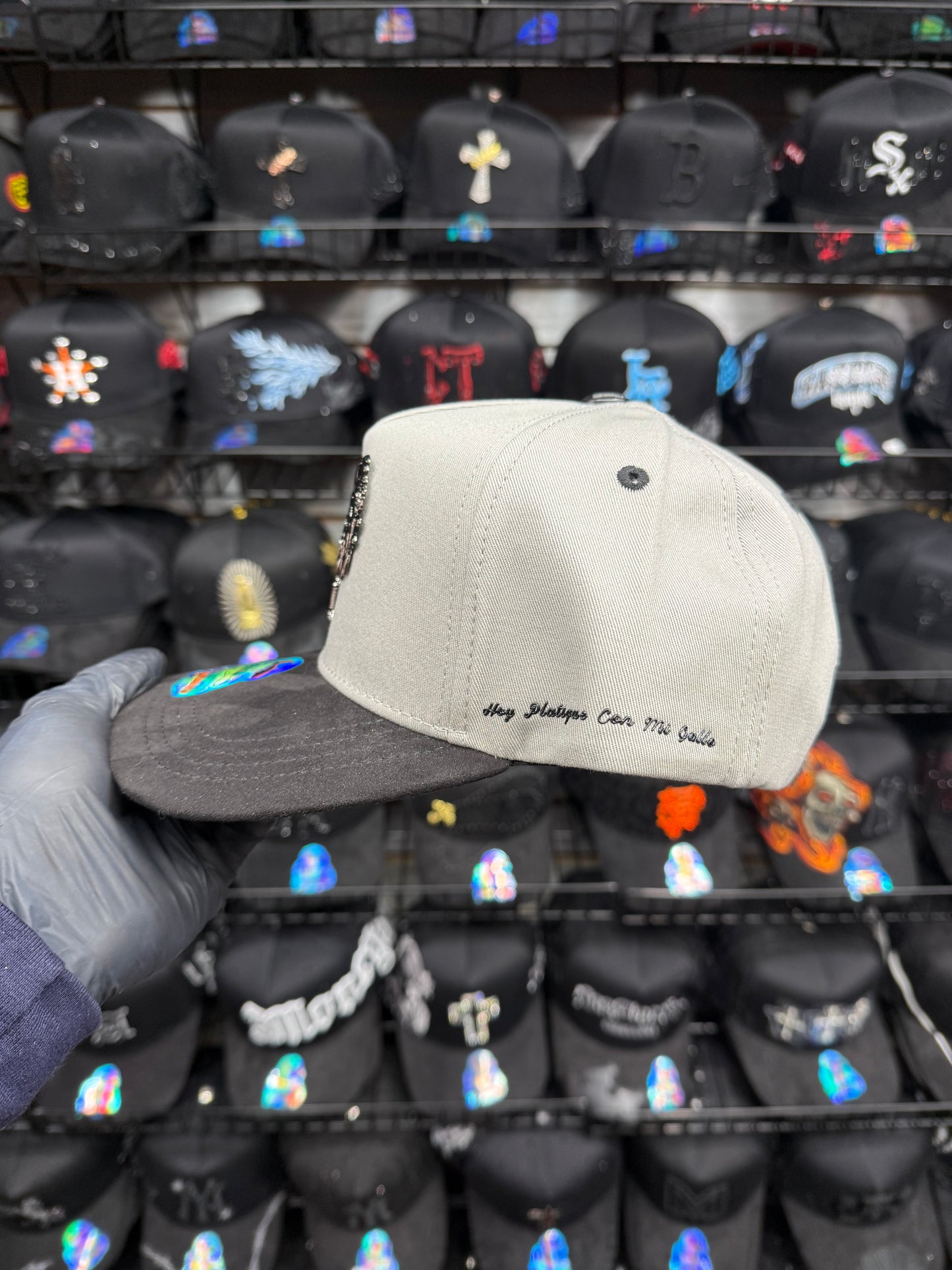 El gallo Gris Cap