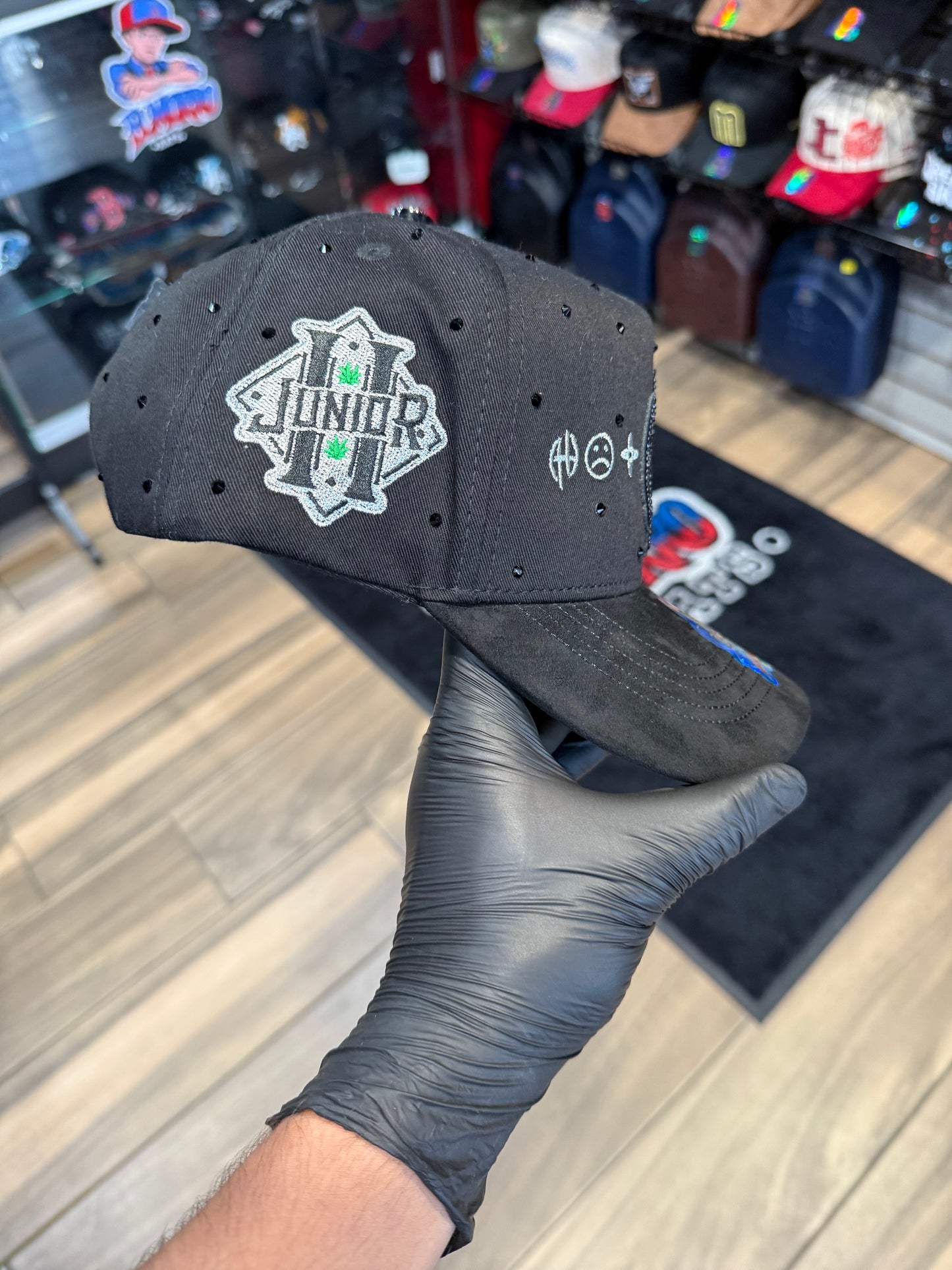 Junior H Total Black