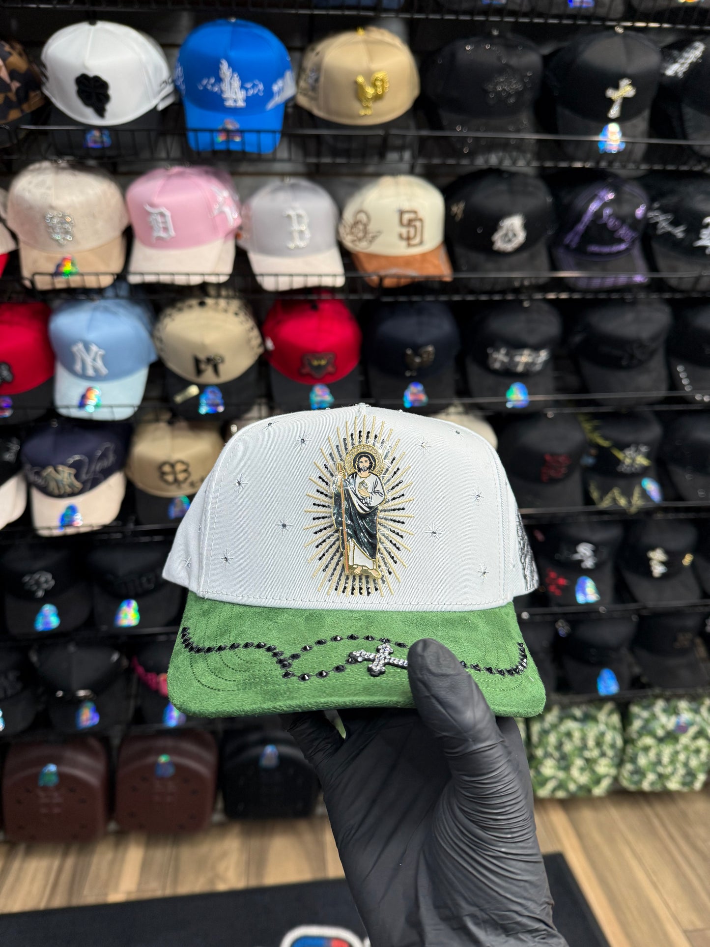 San Judas Blanca-verde cap
