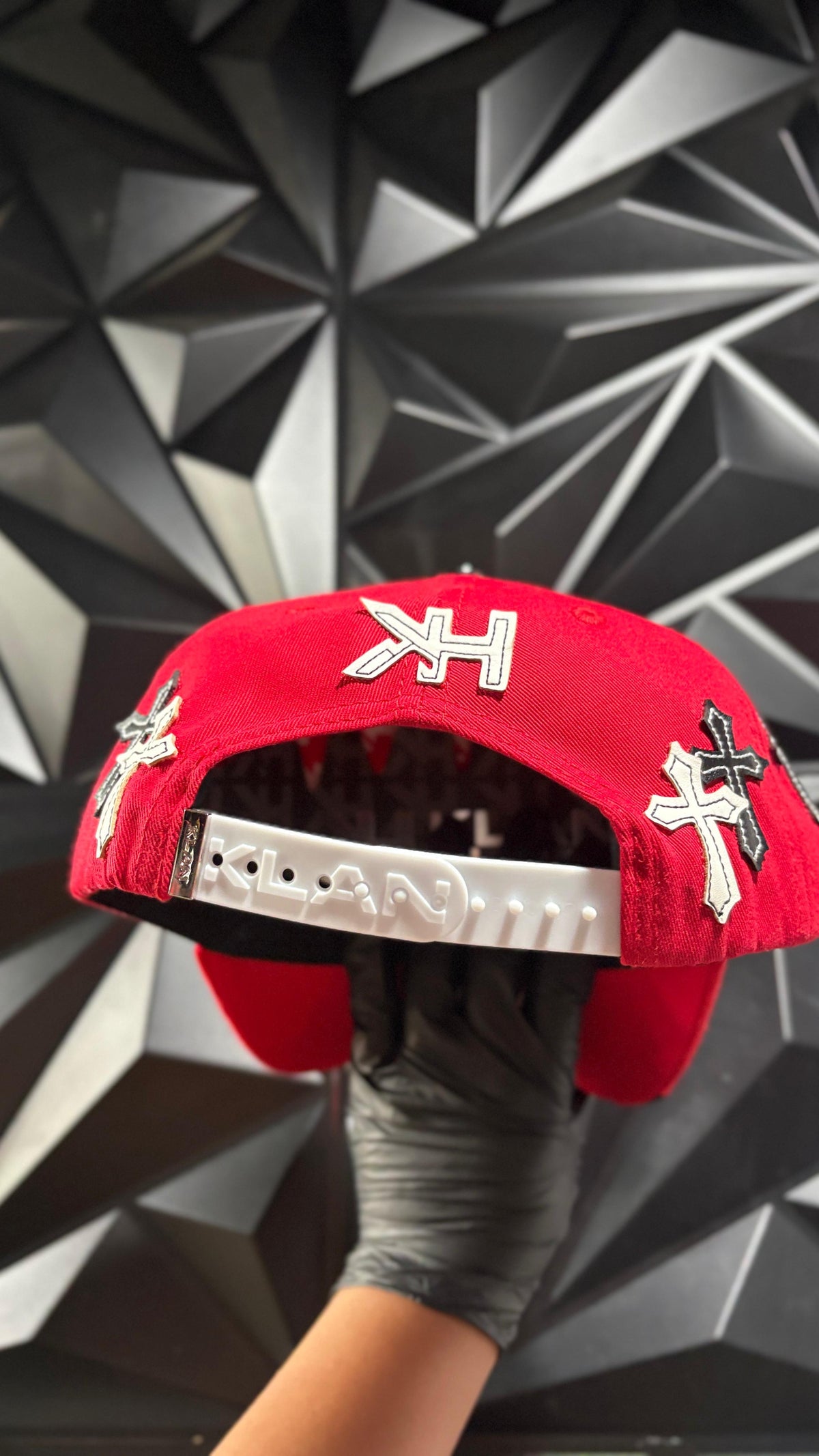 Los Angeles red black cap 🧢