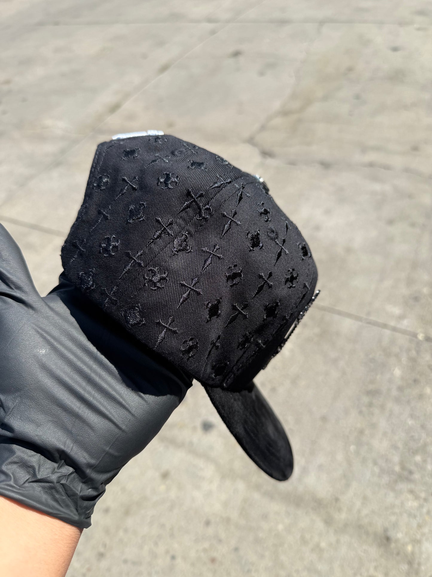 LA Total Black Cap