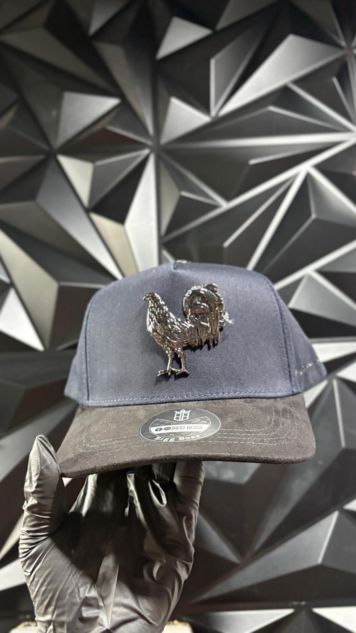 El gallo🐓🐓azul-negro cap 🧢