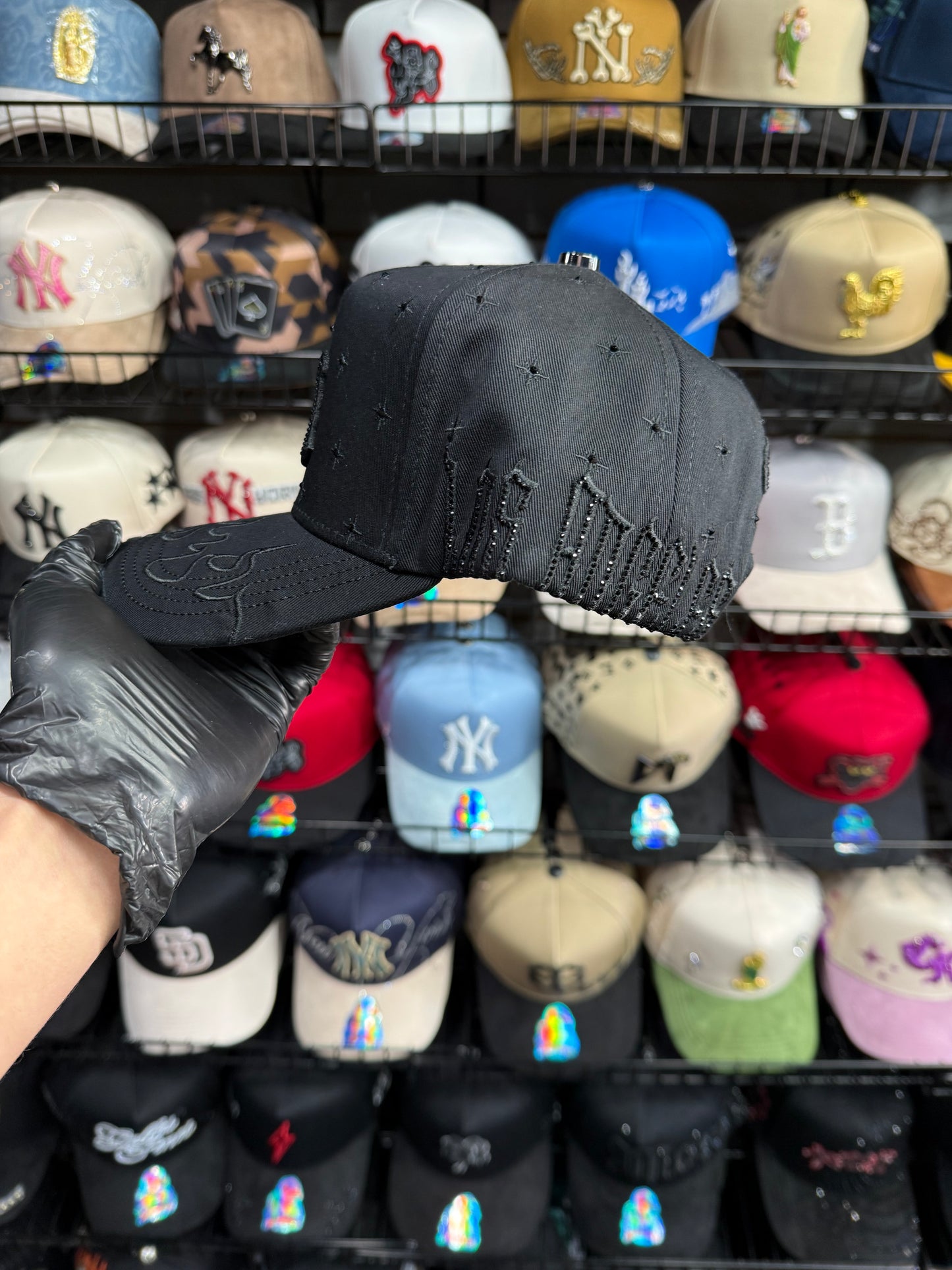 LA total black cap