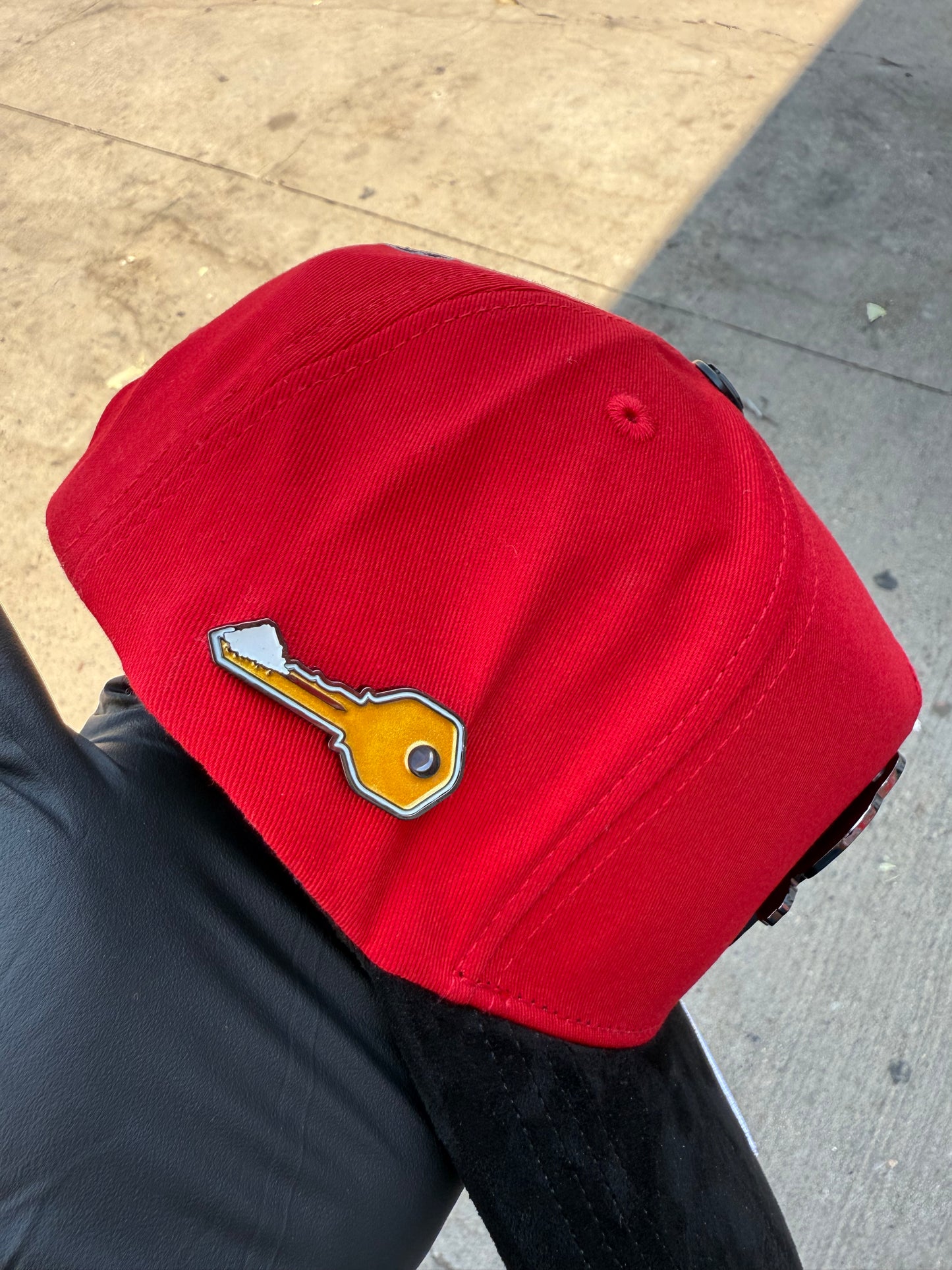 El perico 🦜 Roja con bolsa secreta