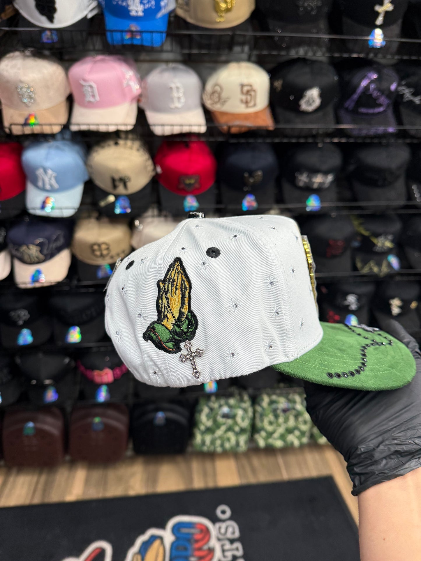 San Judas Blanca-verde cap