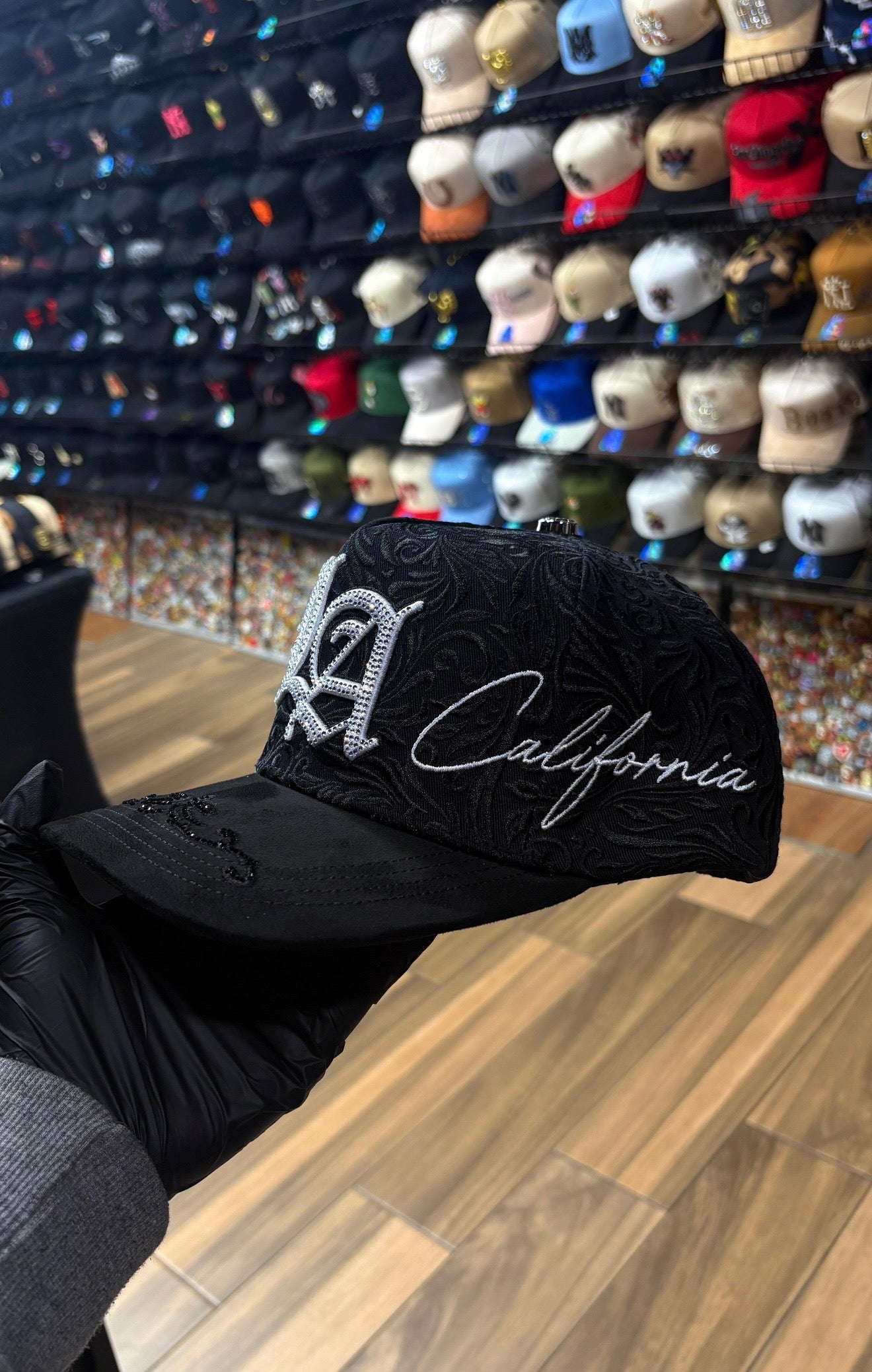 LA Black White Cap