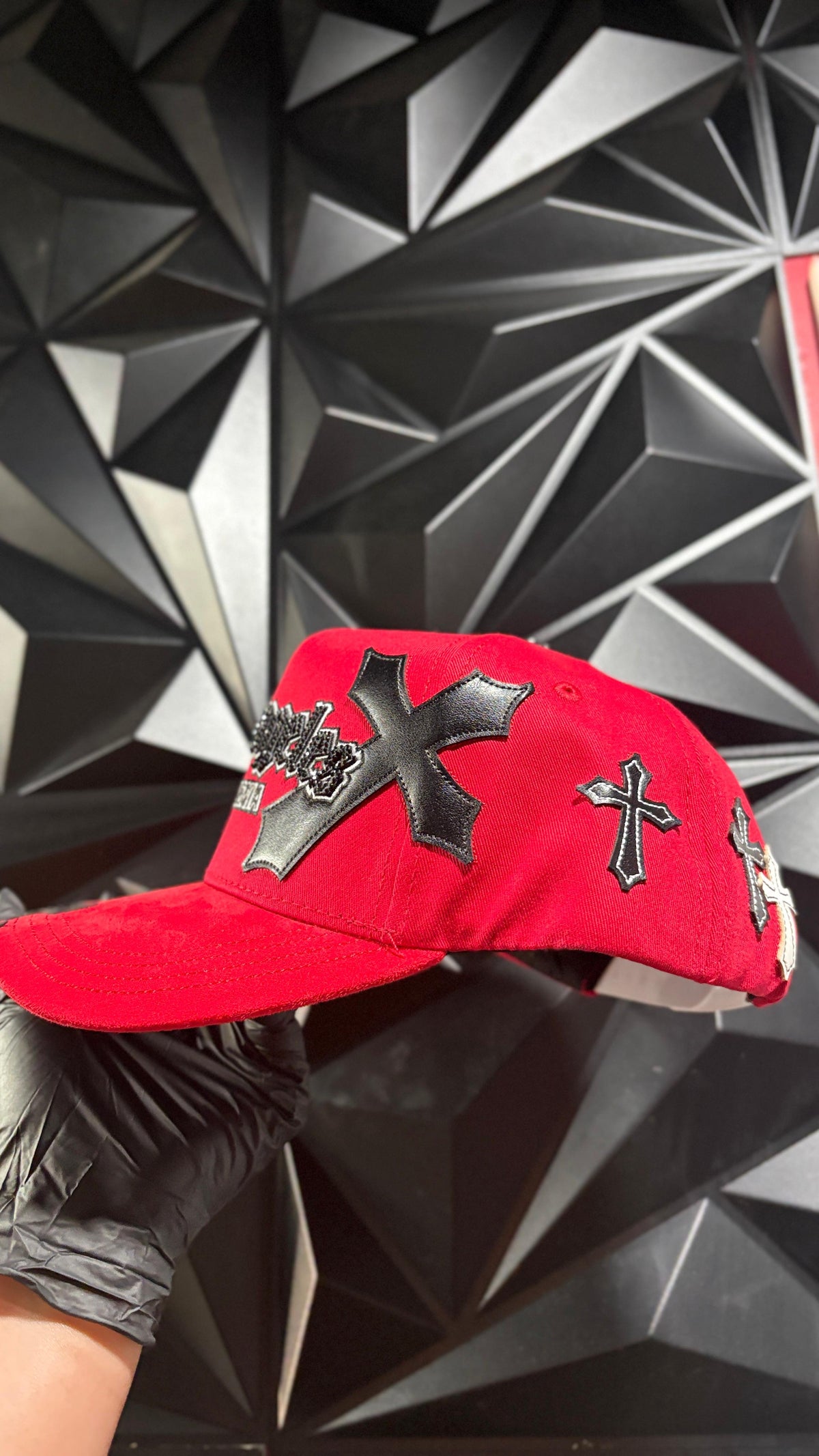 Los Angeles red black cap 🧢