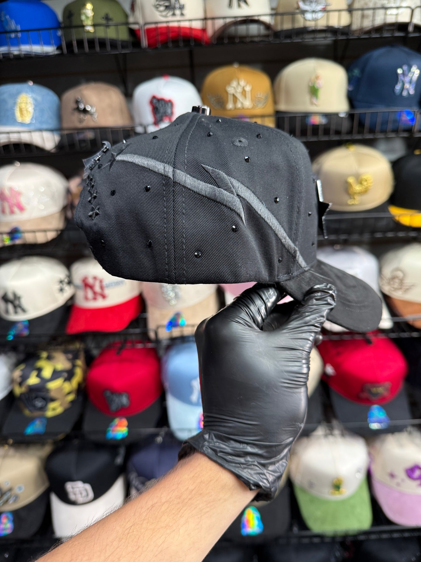 3 Estrellas total black cap